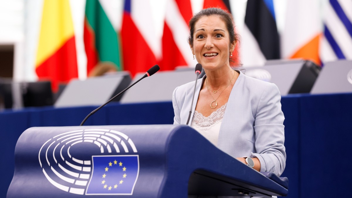 La comisión de pesca de la Eurocámara respalda el informe sobre financiación exterior de la pesca de Oihane Agirregoitia