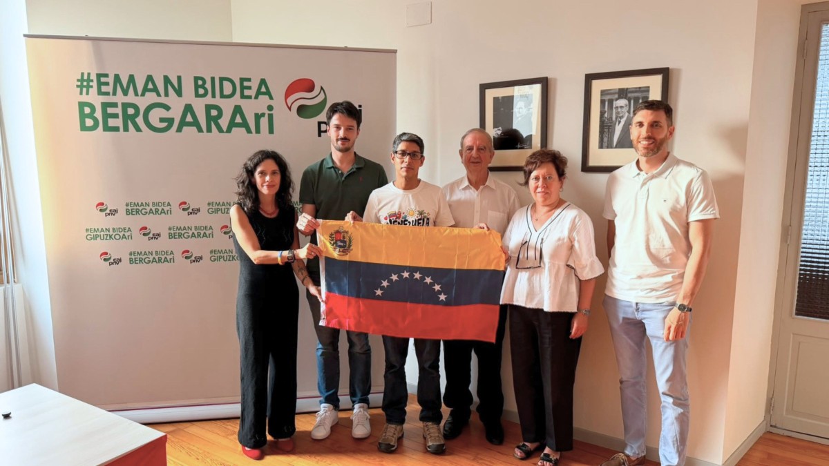 EAJ-PNV Bergara y Venezolanos en Euskadi reafirman su compromiso con la democracia, los derechos humanos y la solidaridad
