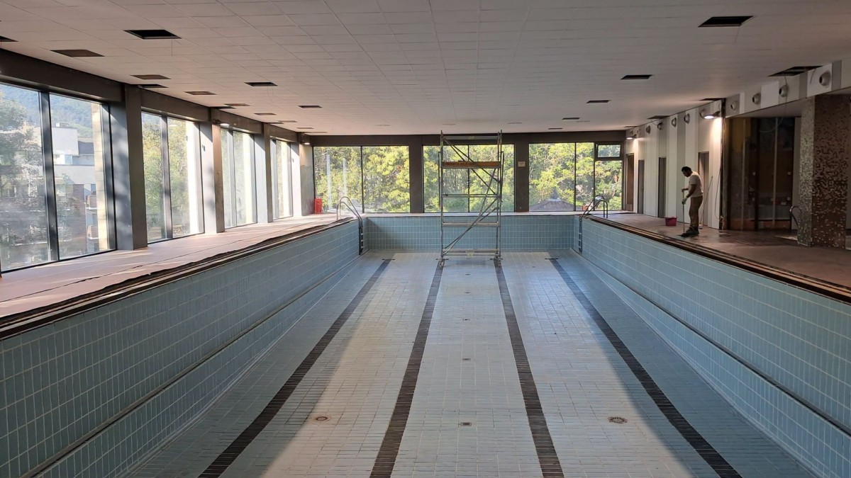 EAJ-PNV denuncia que, tras más de un año de cierre, EHBildu vuelve a incumplir sus promesas y la apertura de la piscina se aplaza hasta noviembre.