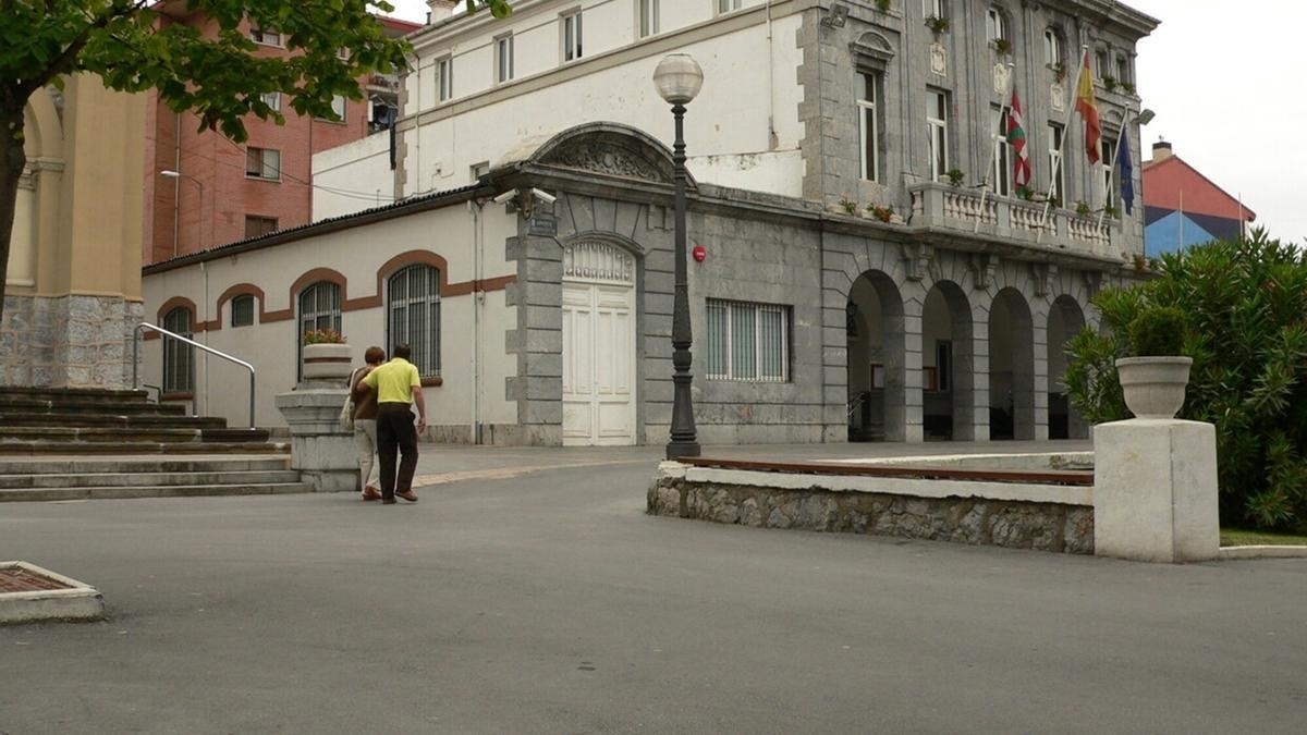 EAJ-PNVk salatu du EH Bilduk PSE-EEren aurrekontua babestu duela, langileen eskaerei entzungor egin eta genero-txostena nahikoa ez dela aitortu arren
