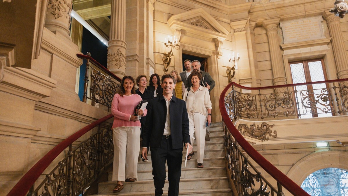 Jon Insausti abre una nueva era para Donostia, con la vivienda accesible, la economía innovadora y la cohesión social como ejes de futuro