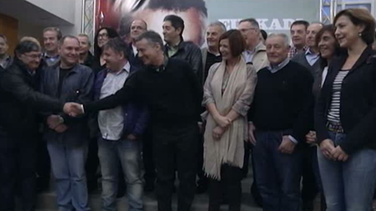 Encuentro de Iñigo Urkullu con antiguos cargos de EA y Hamaikabat y presentación de manifiesto