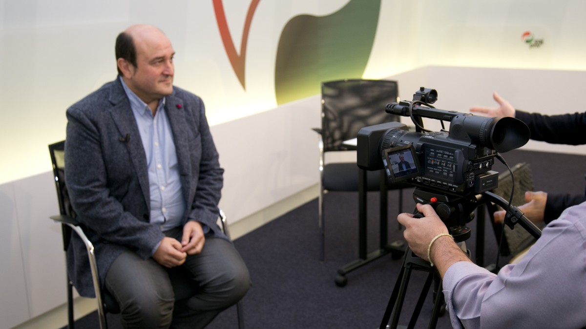 Cuatro ‘burukides‘ de EAJ-PNV nos demuestran con su testimonio que, en efecto, el euskera está al alcance de todos