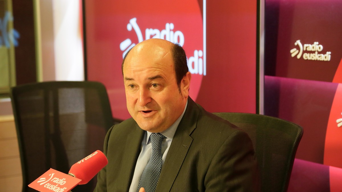 Ortuzar: “El Aberri Eguna tiene la construcción nacional vasca en Europa como telón de fondo”