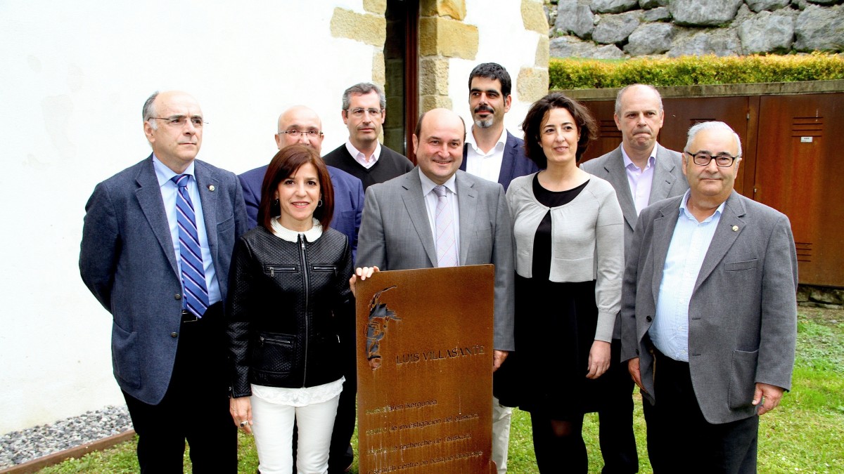 Autogobierno en favor del euskera