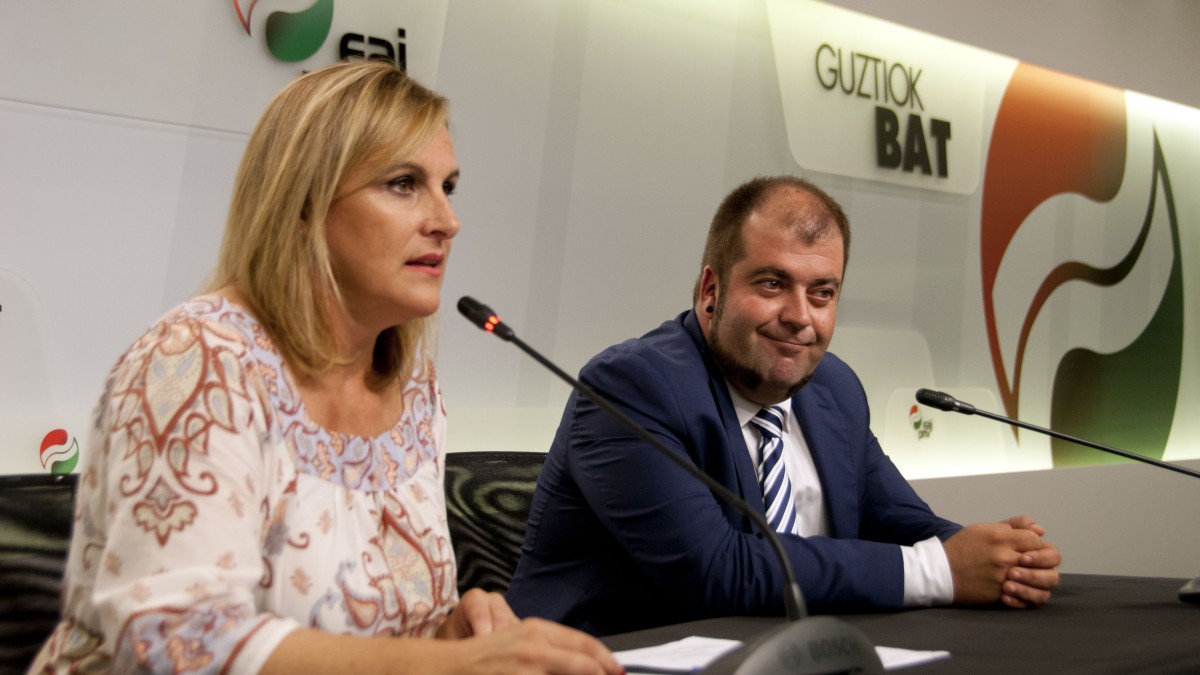 Legarretaren kontra administrazio publikoaren eta ondarearen kontrako bi deliturengatik irekita zegoen kausa ixteari buruzko balorazioa