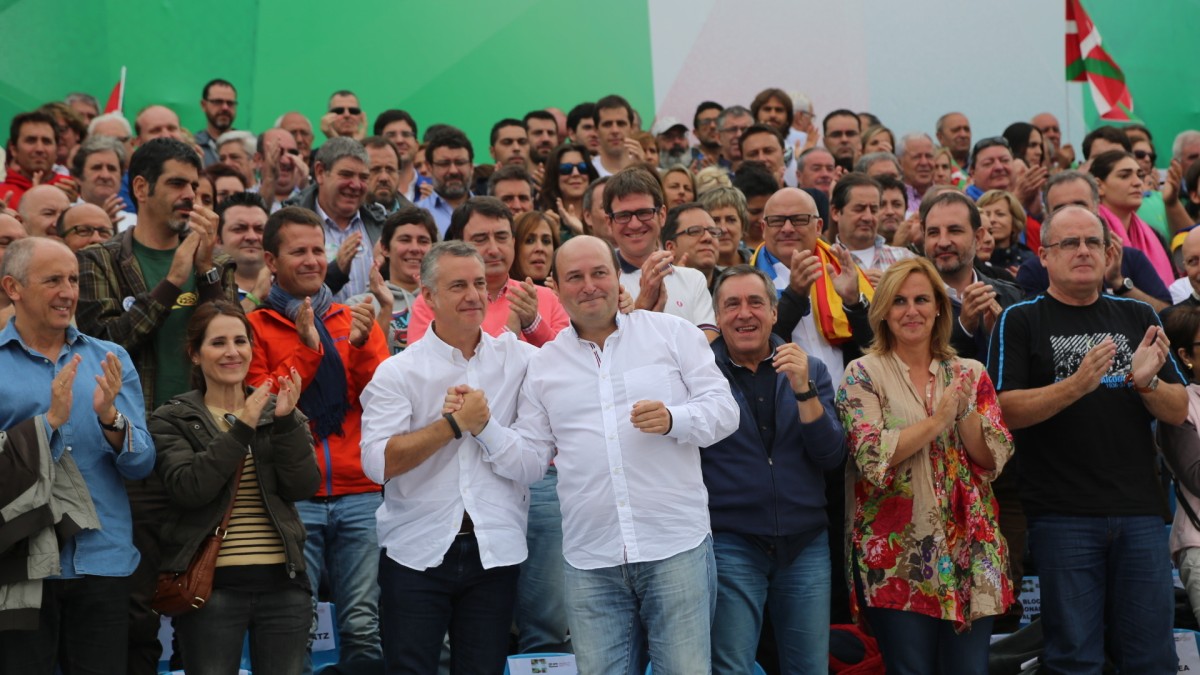 Ortuzar redobla la apuesta de EAJ-PNV por la vía vasca hacia la soberanía, basada en el diálogo, el acuerdo y el respeto a la voluntad popular, en un 