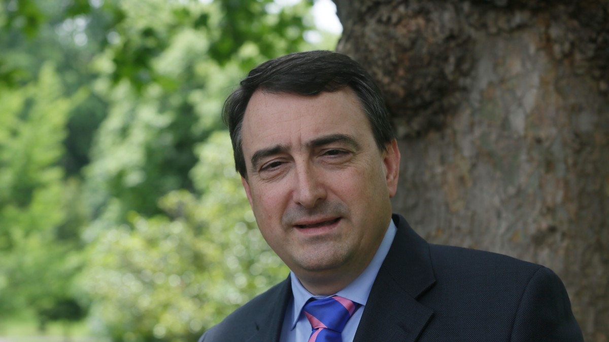 Aitor Estebanek Kode Penalaren aldarazpena errefusatu du eta Estatu espainolak zigorrak pilatzearen europar araudia errespetatu ez duela salatu du