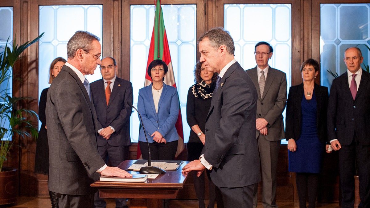 El lehendakari agradece a Ángel Toña el compromiso adquirido