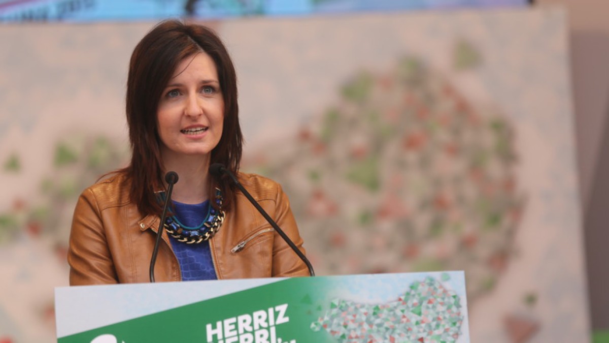 Diana González: “Lehendakari, Andoni: Sabed que los jóvenes de EGI vamos a permanecer muy vigilantes para que sigáis por esta senda”