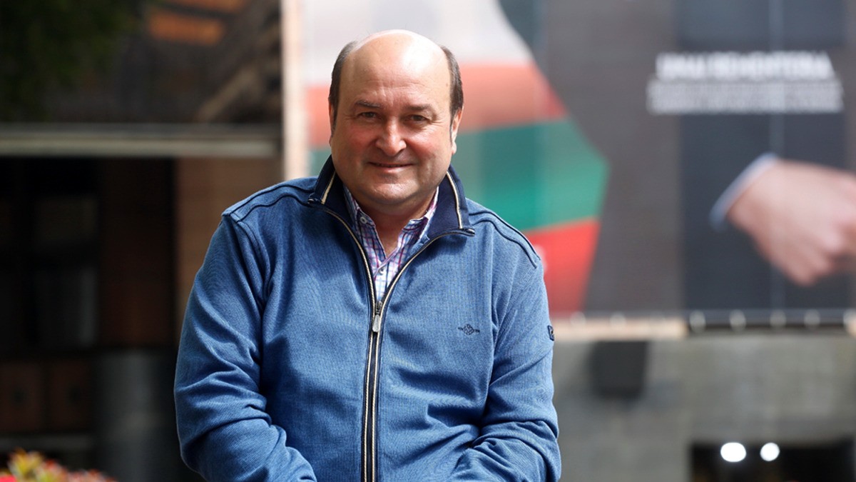 Entrevista a Andoni Ortuzar