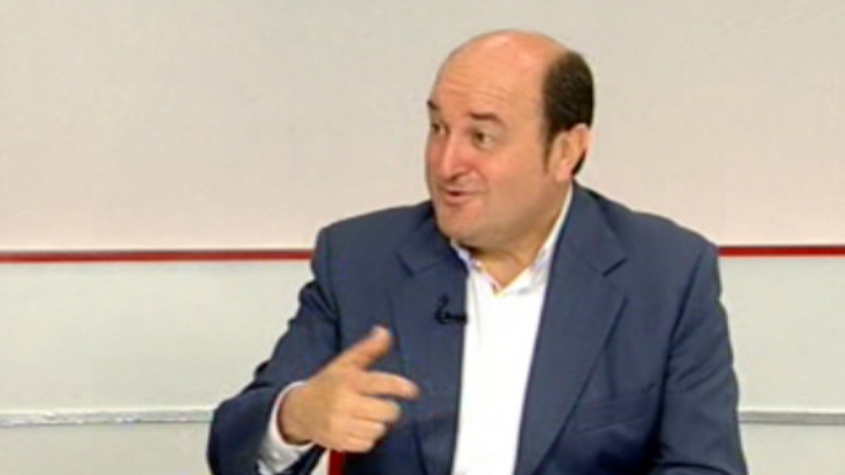 Andoni Ortuzar Telebilbaoko La Tribuna saioan