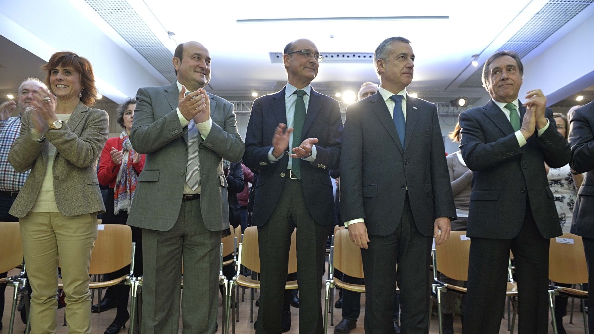 Urkullu y Ortuzar presentan ante la sociedad alavesa a Mikel Legarda como el garante de la defensa de los intereses de Araba en Madrid