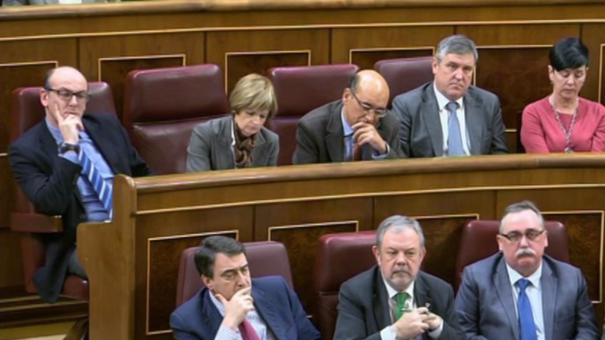 Esteban lamenta que Sánchez no haya hecho guiños a Euskadi en su discurso e insta a “construir un nuevo cesto desde cero”
