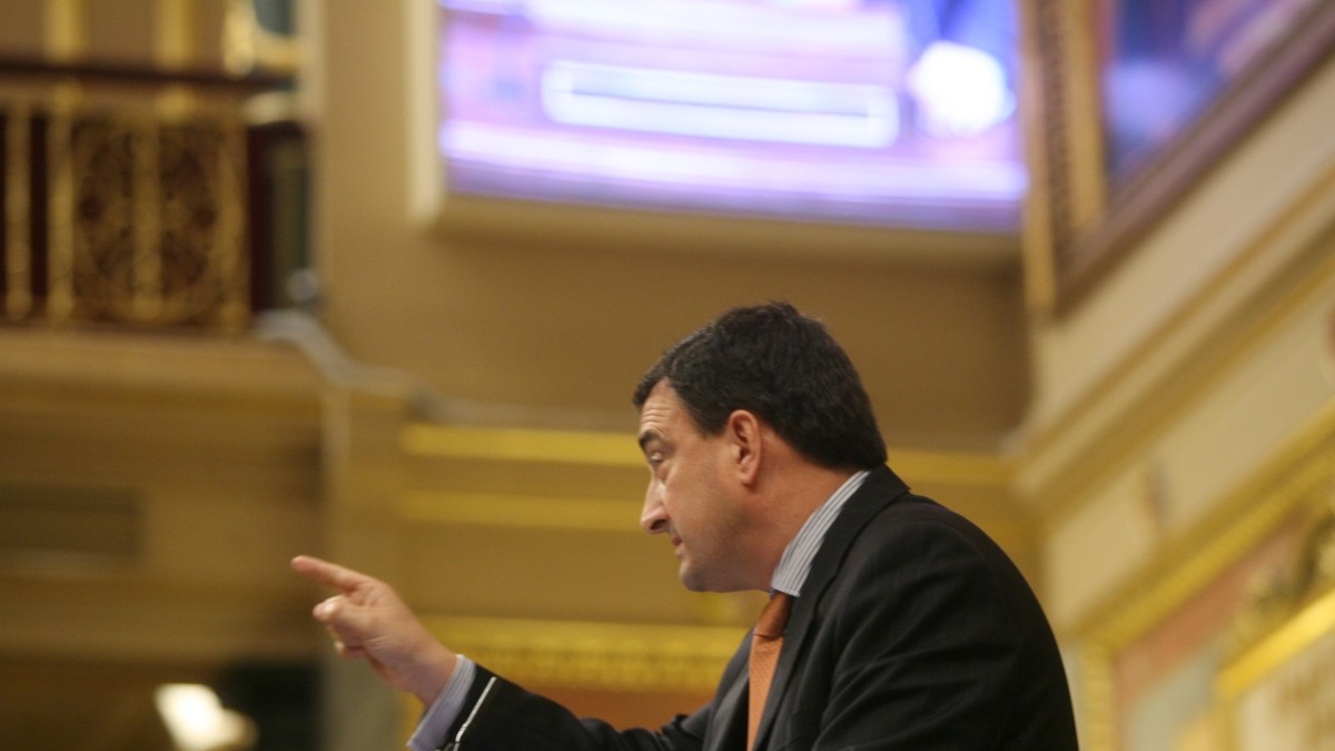 Aitor Esteban: “Zuek ez duzue euskal eta catalunyar nazioak integratzea bilatzen, nahi duzuena da inposatzea eta agintea nork duen argi erakustea