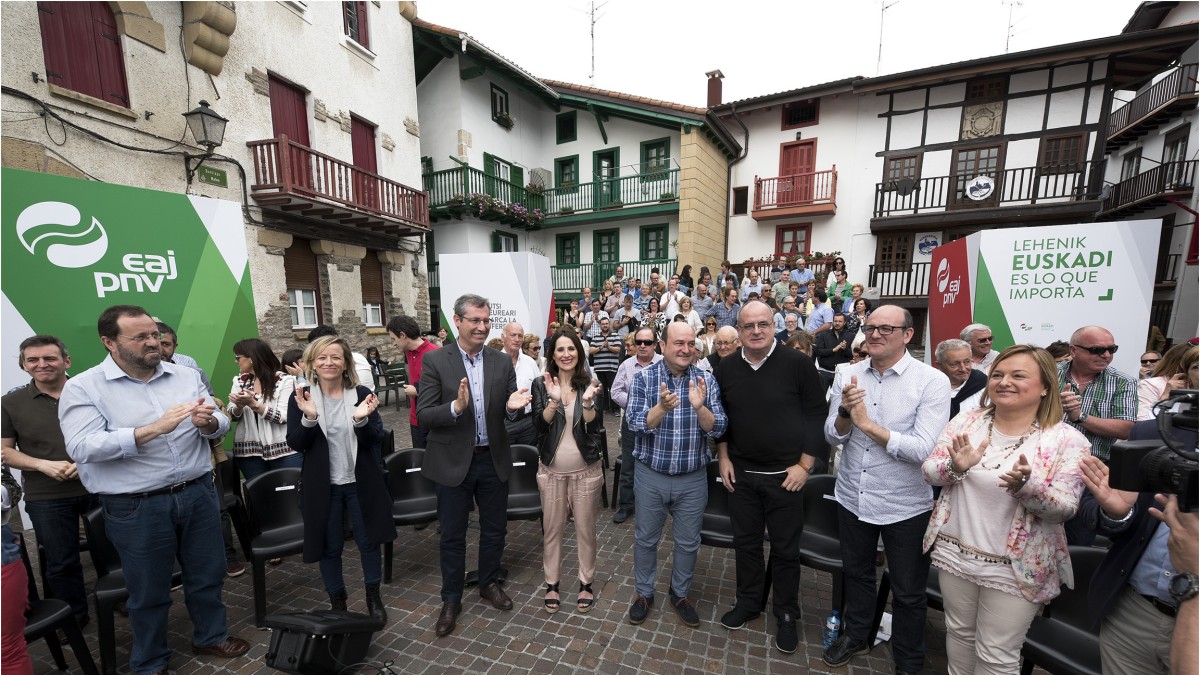 Ortuzarrek euskal hautesleria deitu du Espainiako lau alderdiei Euskadiz ahazteagatik “hautestontzietan ahaztearekin” erantzutera