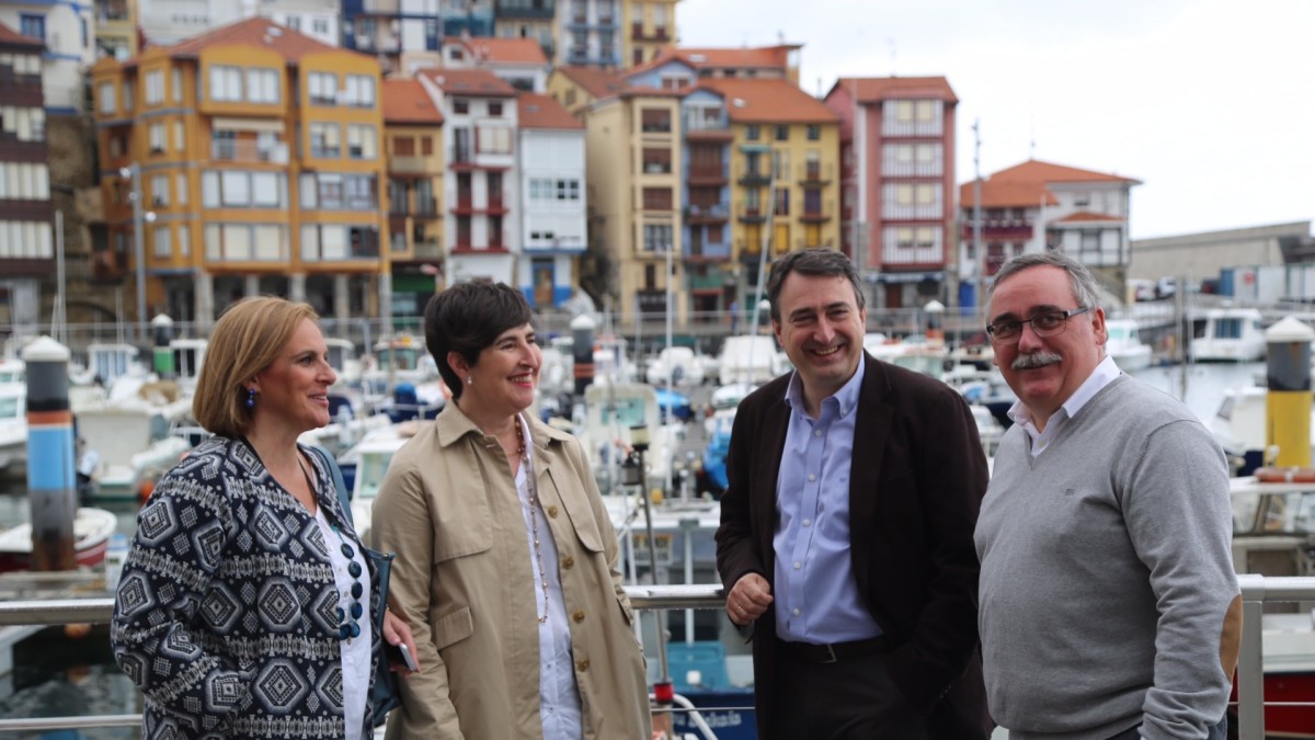 Estebanek: “Lau alderdi handiek beste ontzidi batzuk euskal ontzidiaren gainetik lehenesten dituzte botoak harrapatzeko”