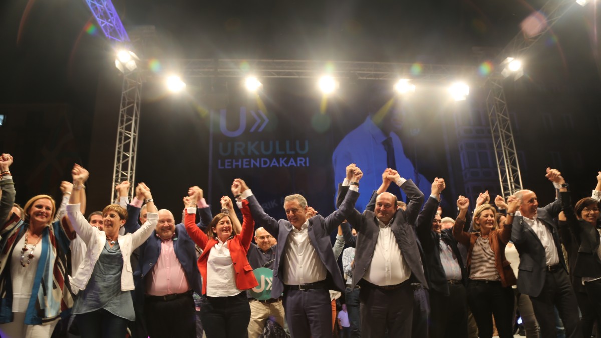 Gran victoria de EAJ-PNV, que se compromete a gestionar con responsabilidad sus 29 parlamentarios