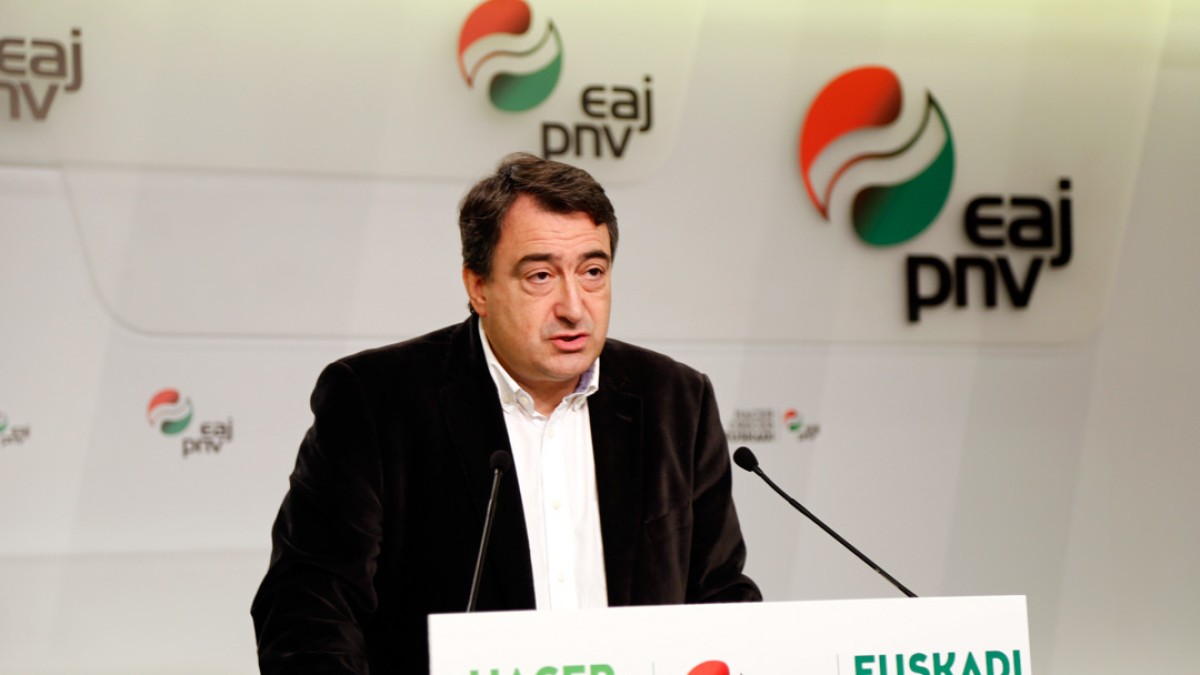 Aitor Esteban: “El discurso del Rey fue buenista en lo social, contradictorio en lo político y negacionista en lo territorial”