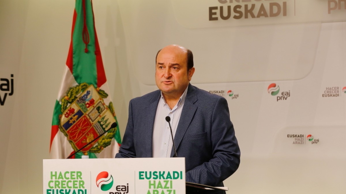 “Errespetua Kataluniako erakunde legitimoen erabakiei eta arbuioa 155.ari eta Ministroen Kontseiluak hartutako neurriei”