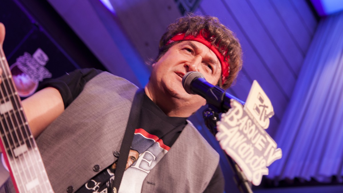 Andoni ‘The Boss’ Springsteen, BTV saria 2018 Ibilbide Profesional Onenarentzat: “Ikurriña bat dut lehio aurrean, harek ematen dit libre izateko asmoa”