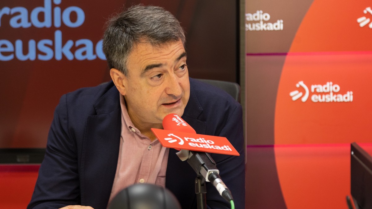 Aitor Esteban: “Seguimos empeñados y empeñadas en dar estabilidad pero hacen falta gestos por parte del Gobierno español y voluntad de acuerdo en lo legislativo”