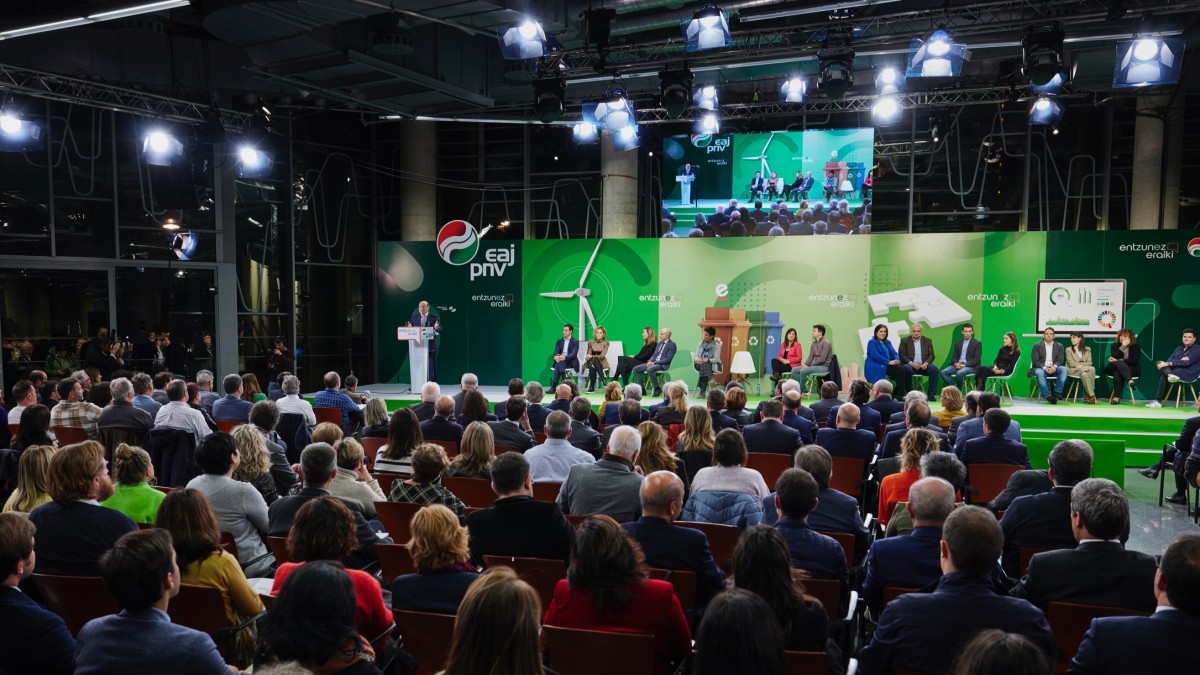 EAJ-PNV asume diez compromisos ante la sociedad vasca tras culminar 'Entzunez Eraiki' y empeña su palabra “en hacerlos realidad”