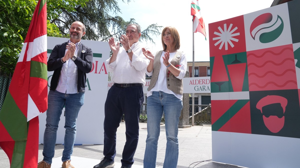 Aitor Esteban reivindica la “fortaleza” de EAJ-PNV “para seguir llevando a Euskadi a mayores cotas de bienestar y autogobierno” Aitor Esteban reivindica la “fortaleza” de EAJ-PNV “para seguir llevando a Euskadi a mayores cotas de bienestar y autogobierno”