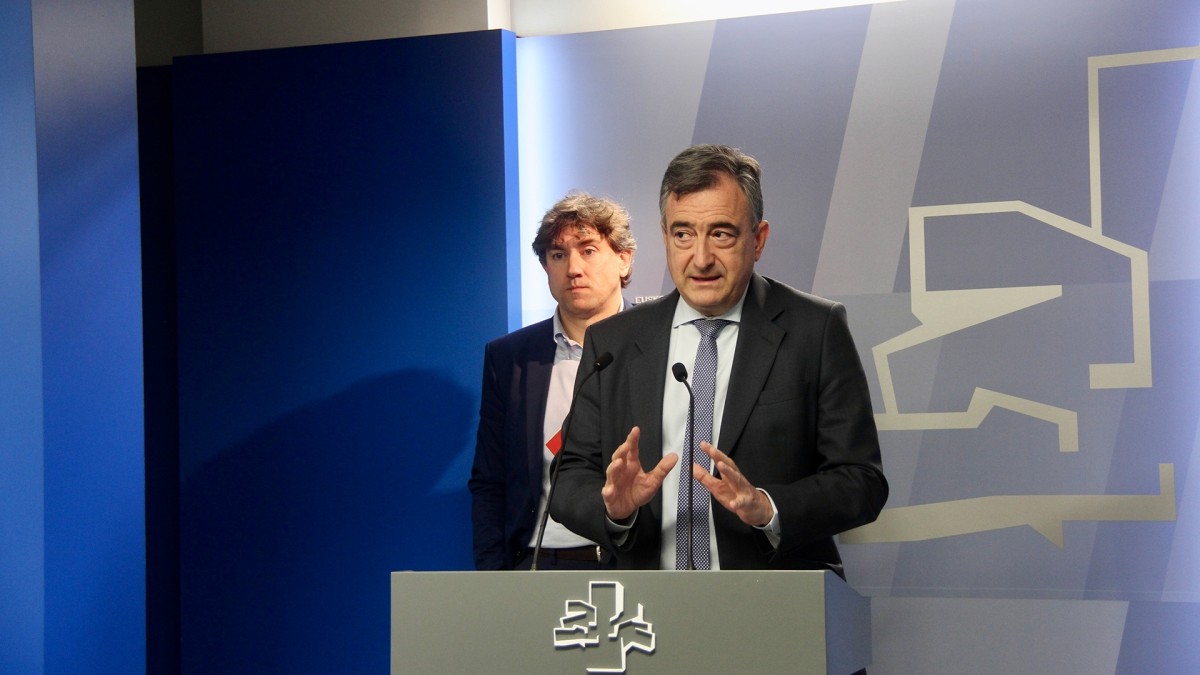 EAJ-PNV y PSE-EE presentan una iniciativa legislativa para aumentar la oferta de vivienda EAJ-PNV y PSE-EE presentan una iniciativa legislativa para aumentar la oferta de vivienda