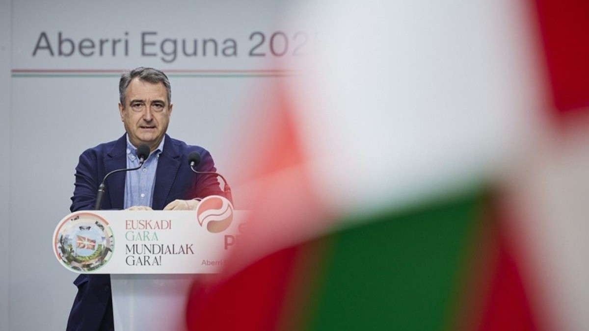 Aitor Esteban: “EAJ-PNV no responde a presiones; tomaremos las decisiones de acuerdo a lo que nos exigen la ciudadanía, nuestros votantes y nuestro código ético” Aitor Esteban: “EAJ-PNV no responde a presiones; tomaremos las decisiones de acuerdo a lo que nos exigen la ciudadanía, nuestros votantes y nuestro código ético”
