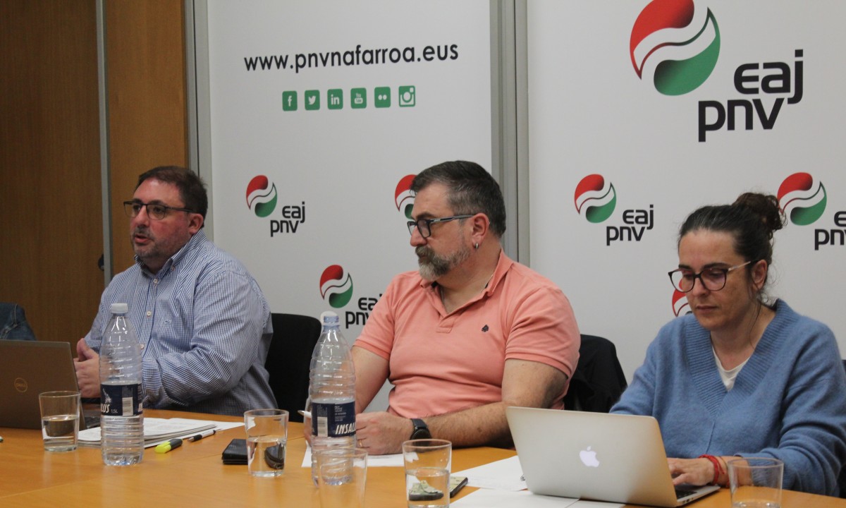 Unai Hualde destaca la profundización de las relaciones entre territorios vascos así como el recién alcanzado acuerdo de presupuestos para el Gobierno Foral