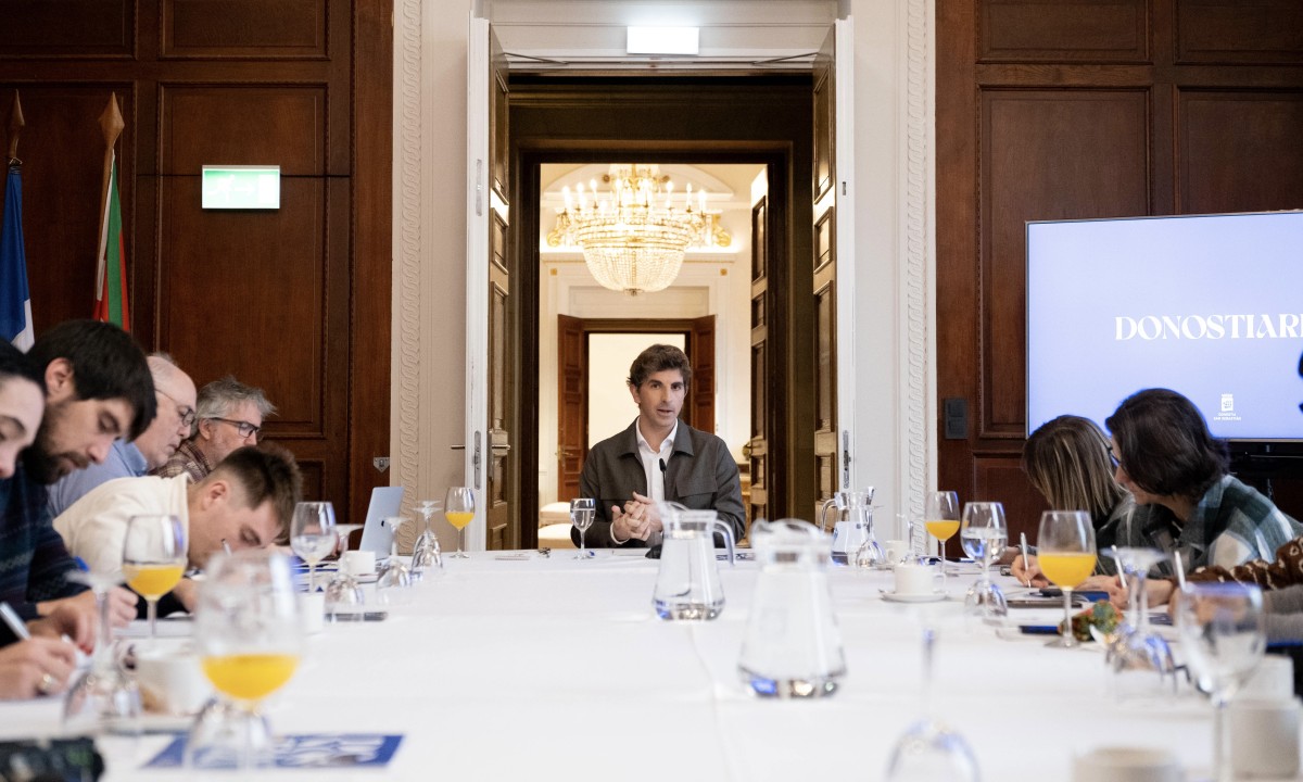 Jon Insausti: “En 2026 Donostia consolidará su liderazgo europeo, reforzando su economía, haciendo de la vivienda una prioridad y construyendo el futuro con confianza”