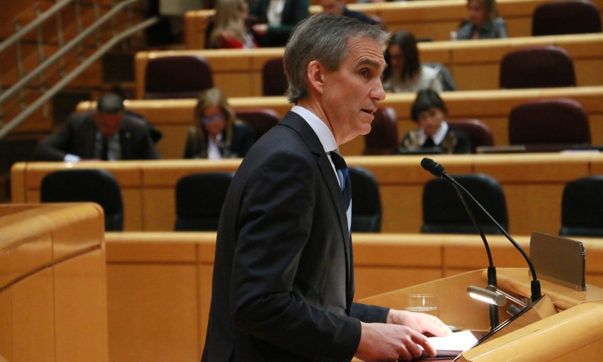 EAJ-PNVk trenbide-azpiegituretan inbertsio gehiago egiteko eskatu dio Puente ministroari, garraio publiko 