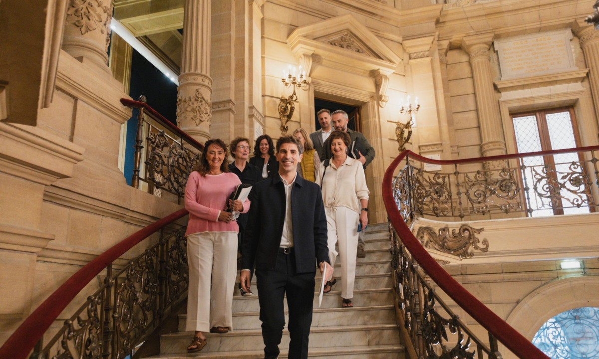 Jon Insausti abre una nueva era para Donostia, con la vivienda accesible, la economía innovadora y la cohesión social como ejes de futuro