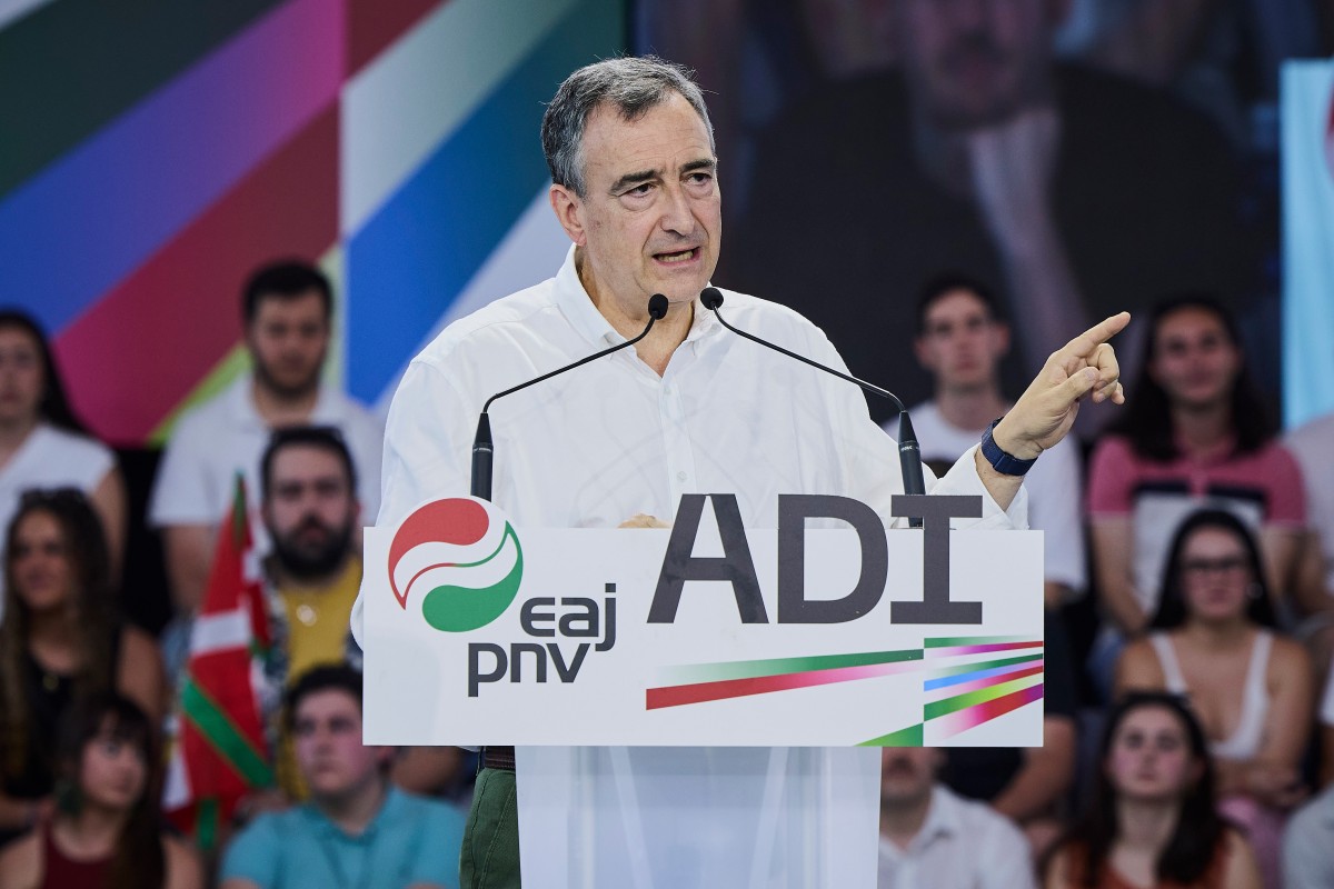 Aitor Esteban: 