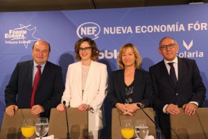 M-28 Forum Nueva Economía. Ramiro González, Elixabete Etxanobe, Eider Mendoza