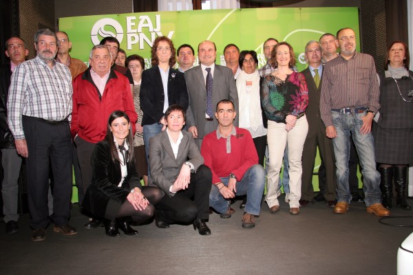 Candidat@ EAJ PNV Durango con Andoni Ortuzar