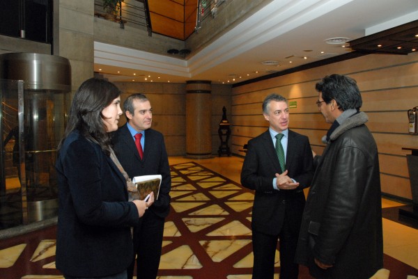 Urkullu recibe la visita del Ministro de Cooperación de Sahara