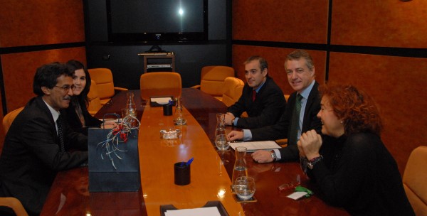 Urkullu recibe la visita del Ministro de Cooperación de Sahara