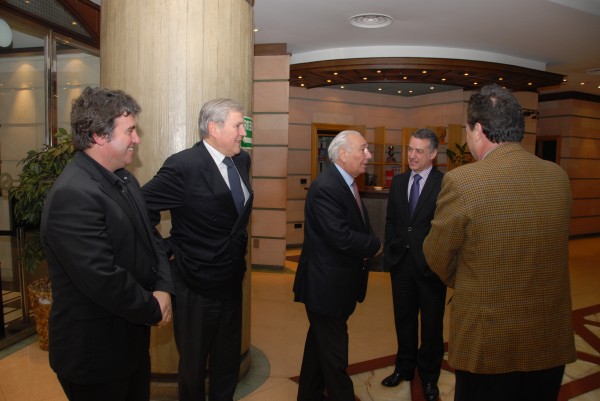  Iñigo Urkullu, Iñaki Goikoetxeta,  Didier Borotra, Alcalde de Biarritz y Michel Poueyts 