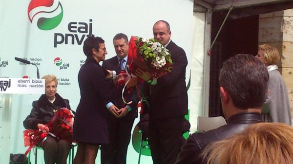 Iñigo Urkullu eta Joseba Egibar Eibarko bonbardaketen 75. urteurrenean