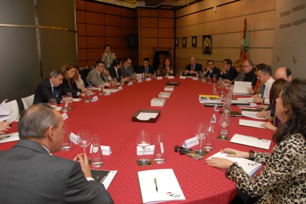 Urkullu: “Enpresa, Industria, Zorroztasuna”