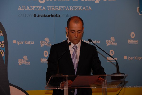 Iñigo Urkullu Zergaitik Panpox liburuaren irakurketan