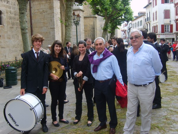 Helduak en Hondarribi e Iparralde