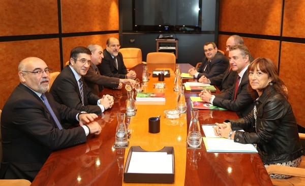 Encuentro con partidos políticos