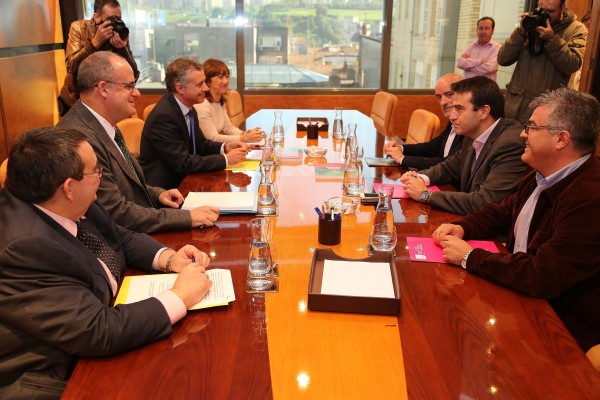 Encuentro con partidos políticos