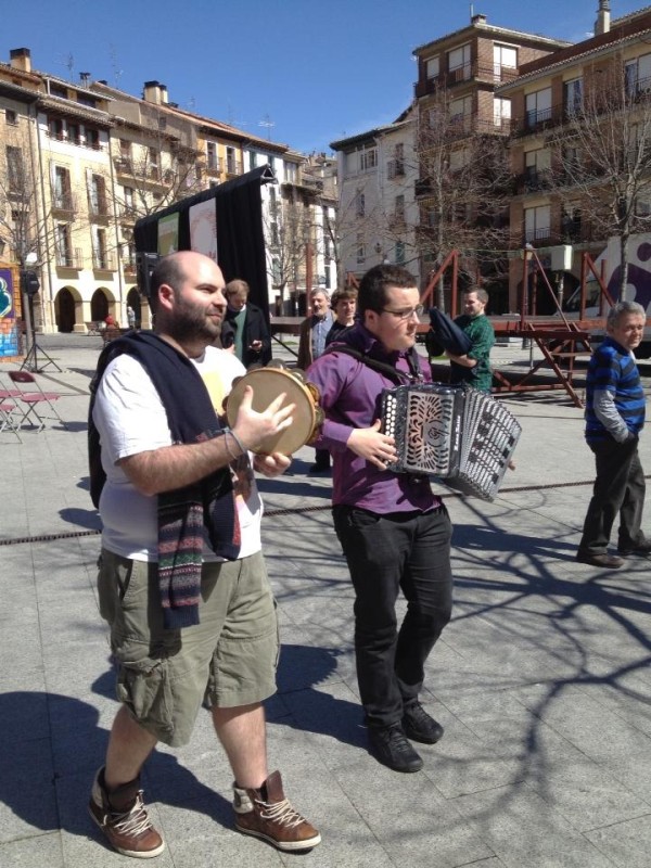 Euzko Gaztedi EGI-k eta Gazteok Bai-k Anaitasun Eguna