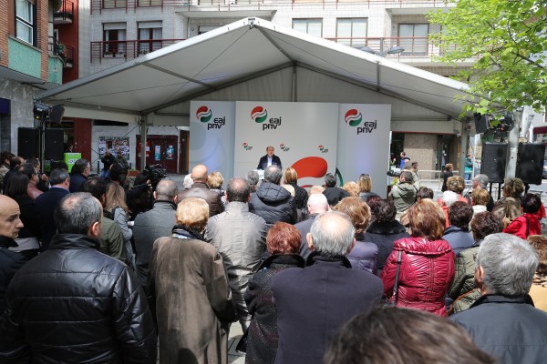 Andoni Ortuzar eta Itxaso Atutxa Lekeitioko Batzokiko 35. urteurrenean