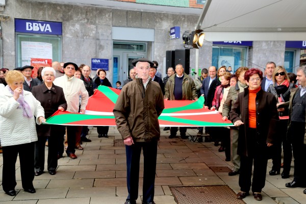 Andoni Ortuzar eta Itxaso Atutxa Lekeitioko Batzokiko 35. urteurrenean