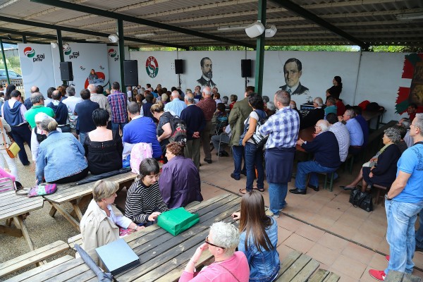 Itxaso Atutxa en el 35 Aniversario del Batzoki de Erandio Goikoa